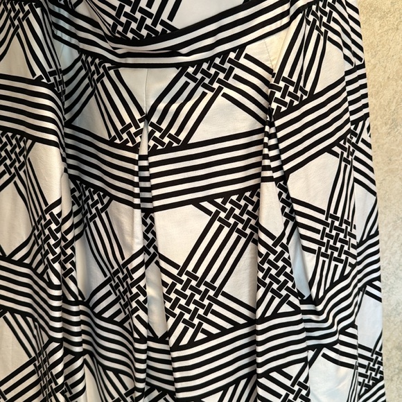 Black and white patterned strapless dress size 16 - Picture 2 of 6